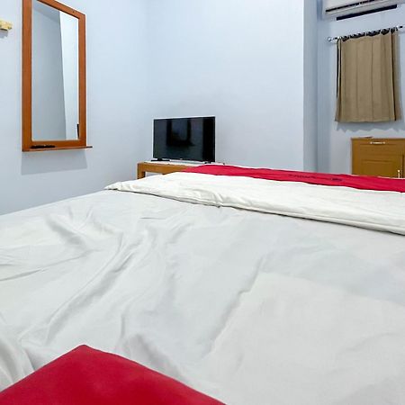 Reddoorz Syariah At Home Ampana Guest House Ampana Kota Bagian luar foto