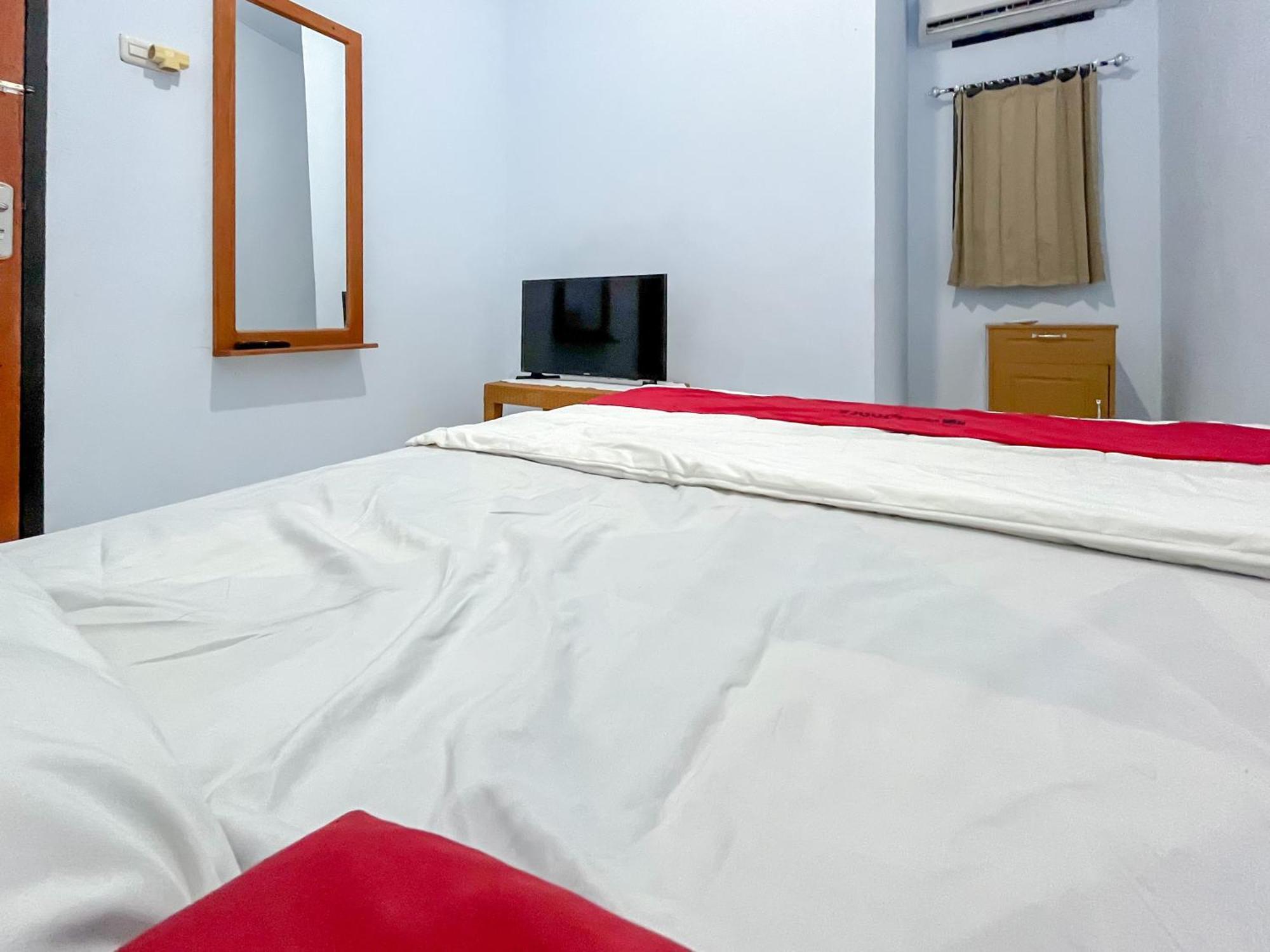 Reddoorz Syariah At Home Ampana Guest House Ampana Kota Bagian luar foto